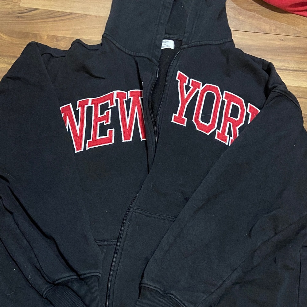 Women's Black zip Sweater